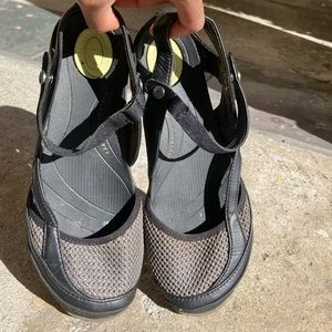 Teva Northwater Flats Size 6